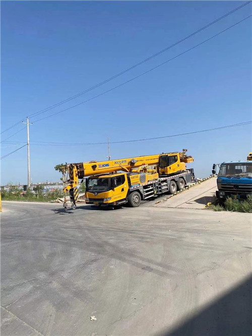 莱山区吊车作业时，可能会产生哪些额外收费项目？