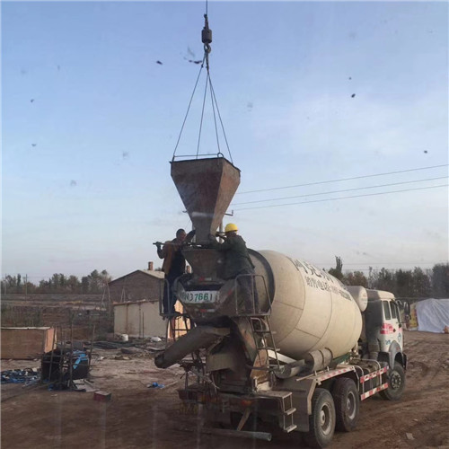 莱山区“精准瞄准”—— 吊车的 “定位导航” 技术